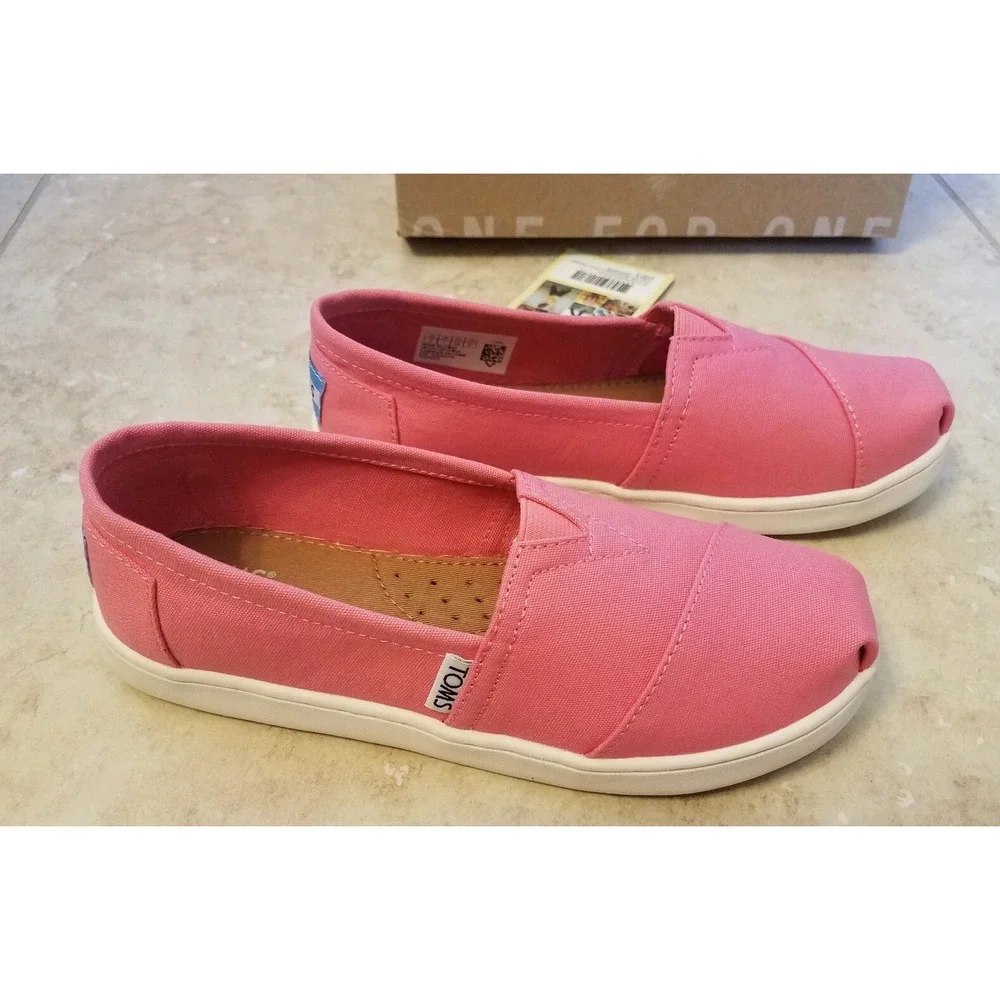 Toms Girls‎ Classic Bubblegum Pink Canvas SlipOn Casual Shoes Youth Size 2 NEW